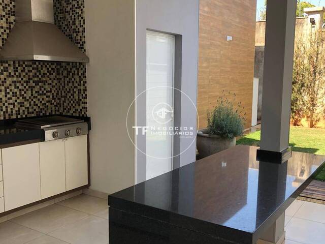 Locação em Condomínio Quinta das Tipuanas - Araraquara