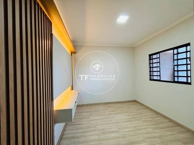 #541 - Casa para Venda em Araraquara - SP - 2