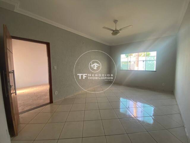 Casa para Venda em Araraquara - 3